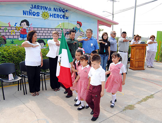 Celebraron el Lunes Civico en el Jardín “Niños Héroes” de la Colonia 28 de Junio  
