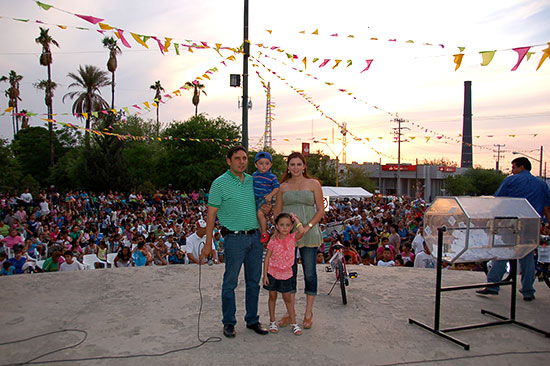 Celebró Antonio Nerio a los niños con magno festival