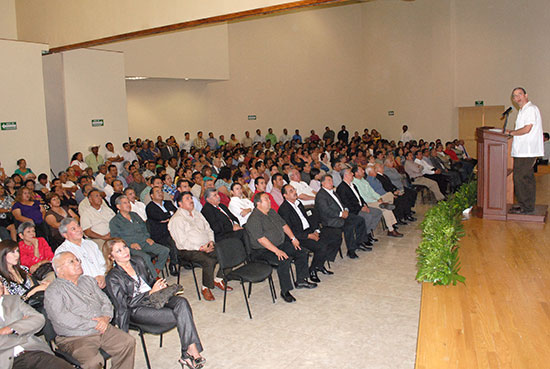 Diputados federales logran para Coahuila presupuesto de 6 mil 500 MDP en 2011: Francisco Saracho