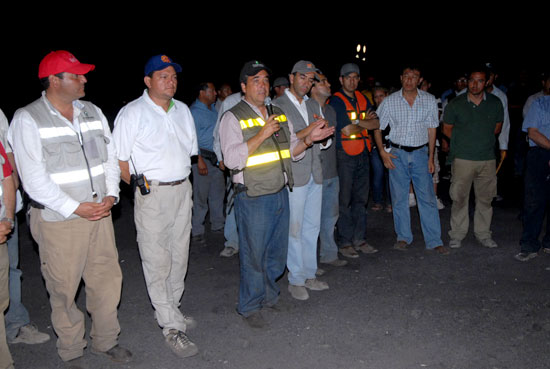El gobernador Jorge Torres estuvo en la mina accidentada hasta el rescate del último cuerpo