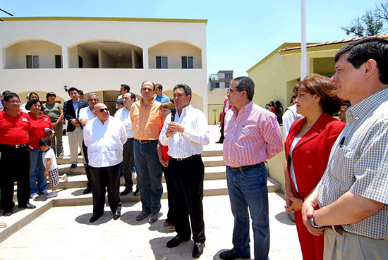 El gobernador Jorge Torres inauguró la Casa del Artesano, única en el norte de México
