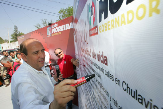 En cuatro días de campaña, firma Rubén Moreira más de 600 compromisos