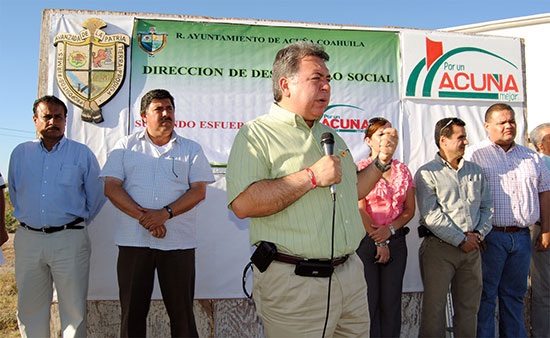 Inaugura el alcalde Alberto Aguirre Villarreal obra de red eléctrica en la colonia Nueva Jerusalem