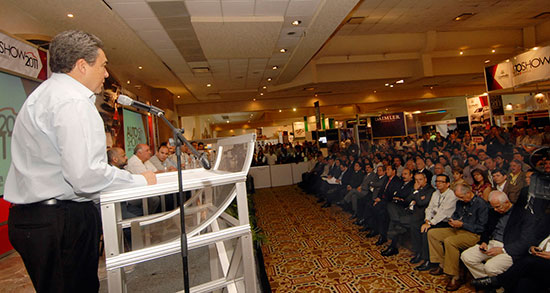 Inauguró el gobernador Jorge Torres la tercera edición del Autoshow Coahuila 2011
