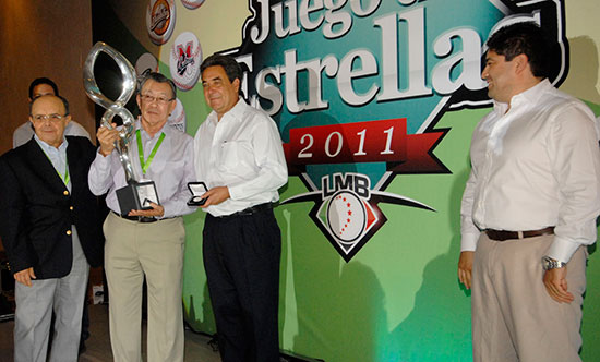 Preside el gobernador Jorge Torres entrega de reconocimientos a lo mejor del beisbol mexicano 2010