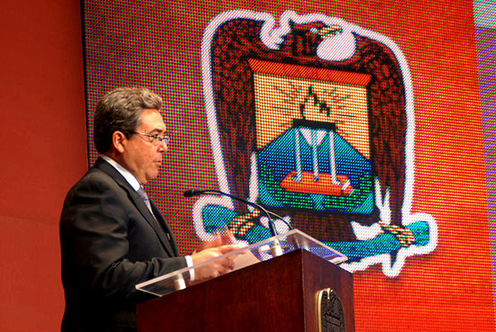 Refrenda el gobernador Jorge Torres compromiso con la Universidad Autónoma de Coahuila