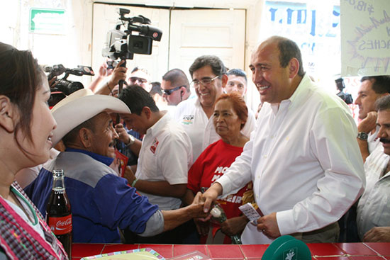 Anuncia Rubén Moreira apoyo y asistencia a productores agrícolas