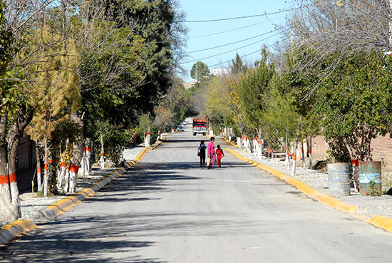 Caminos rurales pavimentados y nuevos espacios educativos para la gente de General Cepeda