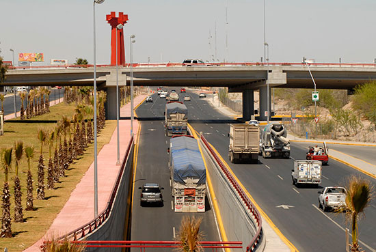 Con el puente de Juárez y Periférico, se agilizó el intenso tráfico en es zona de Torreón