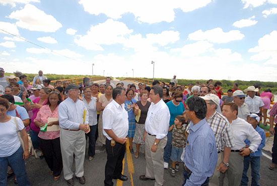 El gobernador Jorge Torres López entregó la reconstrucción del puente “Juárez-Don Martín”