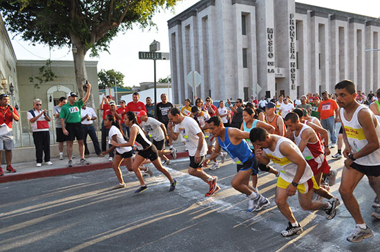 Encabeza alcalde carrera atlética “Corriendo por tu Ciudad”