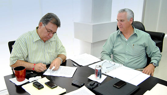 Firman Municipio de Acuña y Banobras contrato de reestructuración de crédito