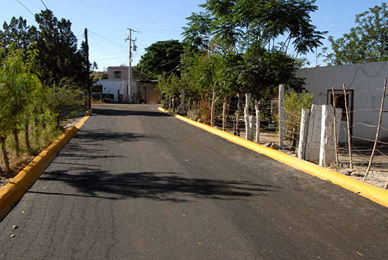 Inauguró el gobernador Jorge Torres la pavimentaciòn de 61 cuadras en Cloete