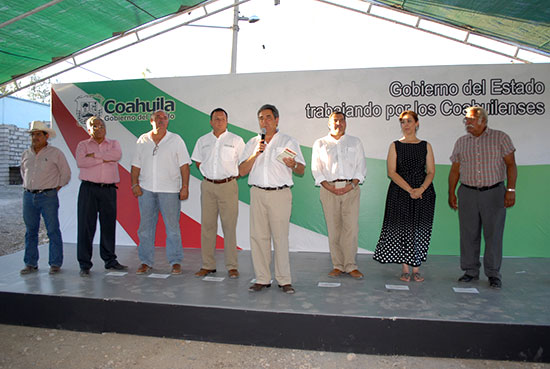 Inauguró el gobernador Jorge Torres la pavimentaciòn de 61 cuadras en Cloete