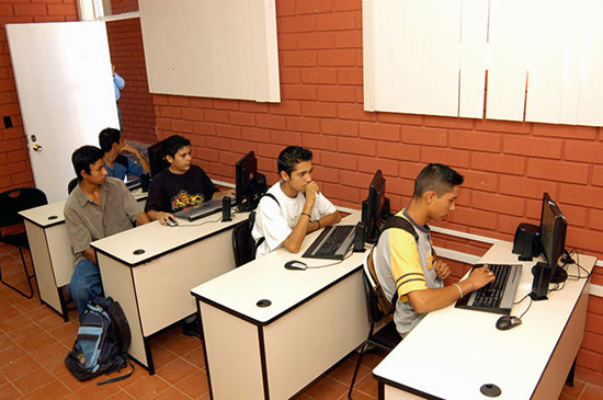 La juventud de la Región Centro-Desierto tiene opciones para continuar su educación media superior