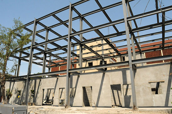 La remodelación del edificio de la Presidencia Municipal de Monclova avanza en su tercera etapa
