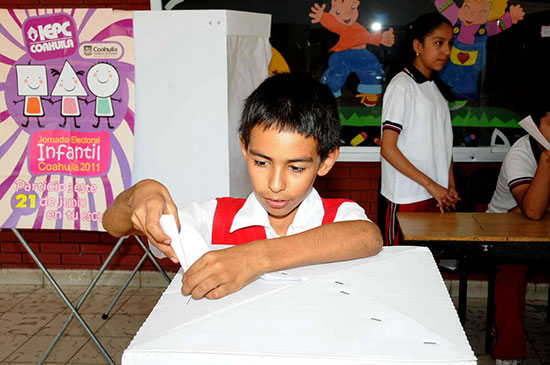 Más de 360 mil alumnos de primaria participaron en la Jornada Electoral Infantil “Coahuila 2011”