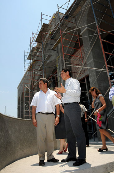 Recorre el gobernador Jorge Torres instalaciones de la Presidencia Municipal de Monclova