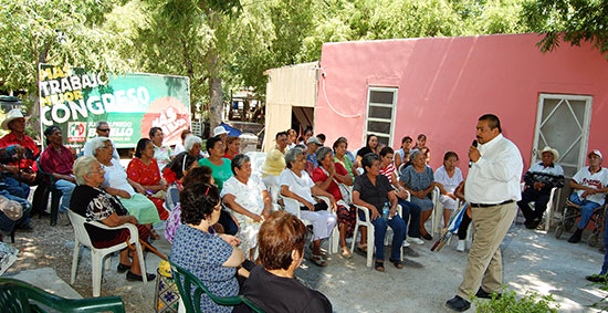 Sostiene Juan Alfredo Botello reuniones con grupos especiales de la comunidad