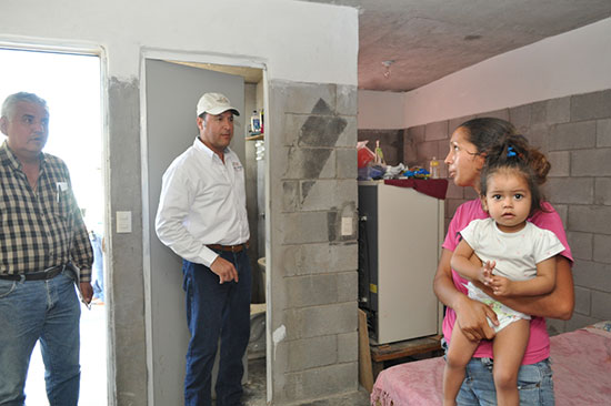 Supervisa alcalde rehabilitación de 56 casas en la Colonia Gobernadores