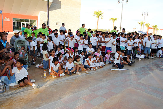 Acuña aprovechó infraestructura deportiva y ofreció curso de verano a cerca de 600 niños y adolescentes