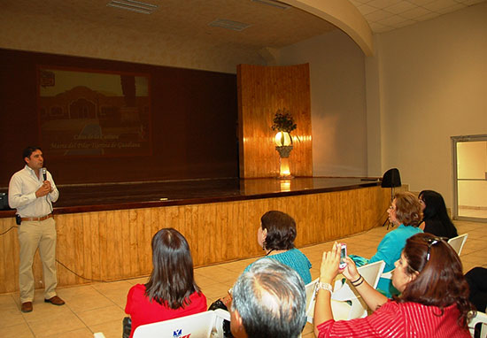 Analiza Antonio Nerio organización en el municipio del Festival Cultural Coahuila 2011