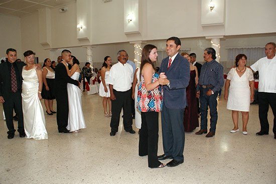 Atestiguan Antonio y Anateresa Nerio bodas comunitarias