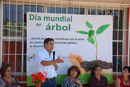 Continúa Antonio Nerio con el programa de reforestación en escuelas