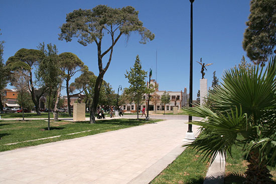 El gobierno del estado cumplió una visión más en Sabinas con la rehabilitación de la Plaza Principal