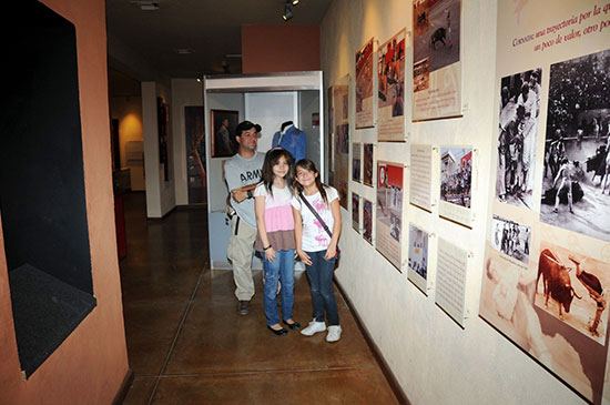 En familia se disfruta el Museo de la Cultura Taurina