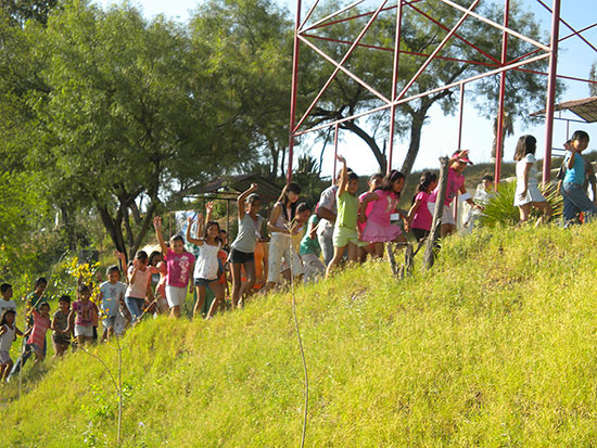Estudiantes de la escuela María Braulia García, visitaron el Centro de Educación Ambiental del ejido Balcones