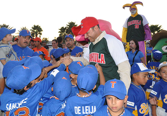 Inaugura presidente municipal Campeonato Nacional de Beisbol Infantil en Plaza de las Culturas