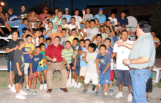 Interactuó alcalde con 340 niños y jóvenes que participan en cursos del programa de deporte social