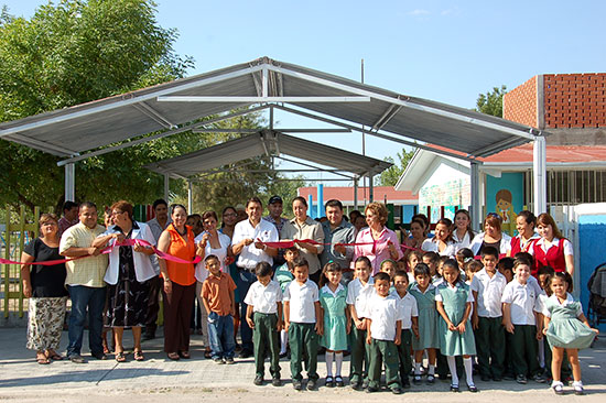 Llevan apoyos a Jardín de Niños en la villa de San Juan de Sabinas