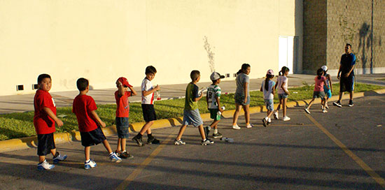 Más de 150 niños participan en Cursos de Verano de la Dirección de Deporte y Recreación