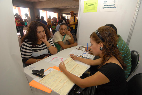 Realiza el Gobierno del Estado Feria del Empleo en la zona sur de Saltillo