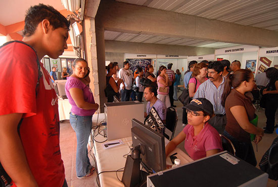 Realiza el Gobierno del Estado Feria del Empleo en la zona sur de Saltillo