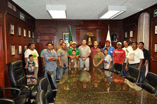 Se reúne nueva Unión de Chatarreros con el presidente municipal