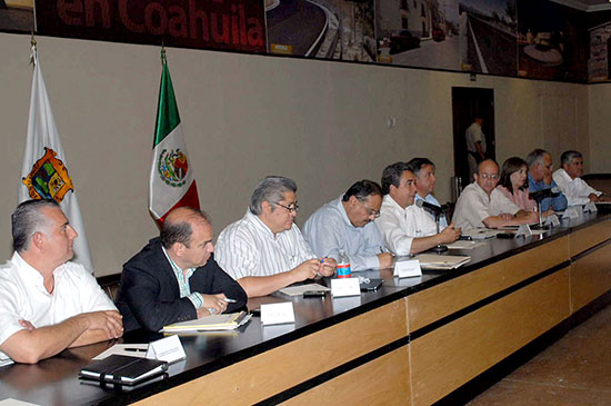 Sostiene el gobernador Jorge Torres reunión con el gabinete legal y ampliado