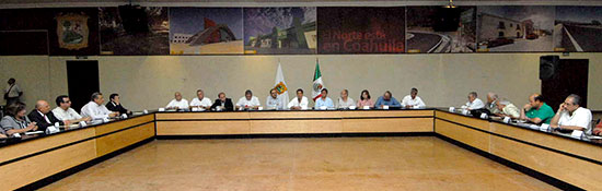 Sostiene el gobernador Jorge Torres reunión con el gabinete legal y ampliado