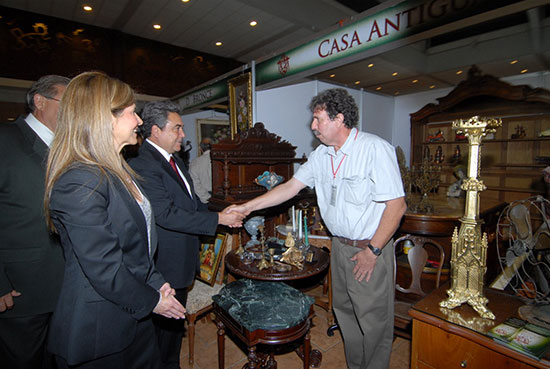 El gobernador Jorge Torres y su esposa Carlota Llaguno inauguran la Muestra Nacional e Internacional de Antigüedades