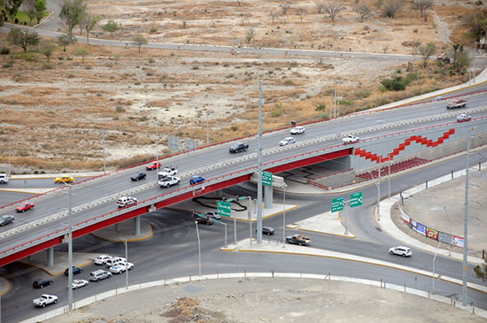 El gobierno de Coahuila cumplió una visión más con modernización y puentes en el Bulevar Nazario Ortiz