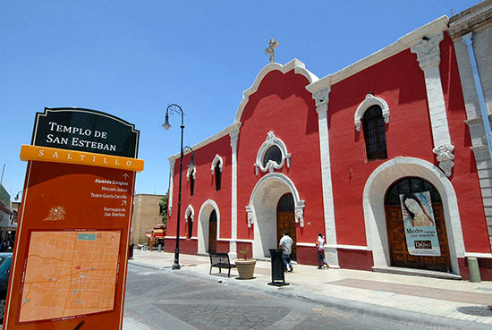El gobierno del estado inicia digitalización de los archivos históricos de la Parroquia de San Esteban