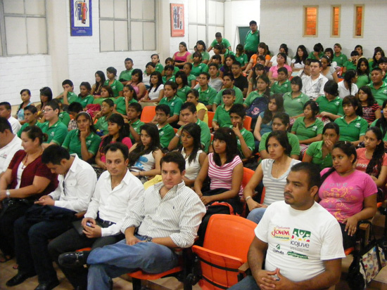 El ICOJUVE promueve valores en ciudad Acuña con la conferencia “Construyendo tus Sueños” 