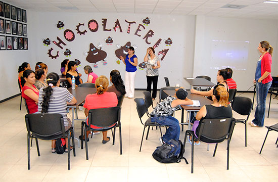 Iniciaron curso de chocolatería en instalaciones del DIF