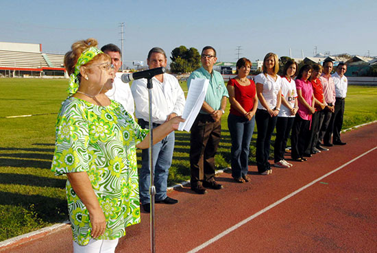 La señora Carlota Llaguno de Torres inaugura los Juegos Regionales Deportivos y Culturales de los Adultos Mayores