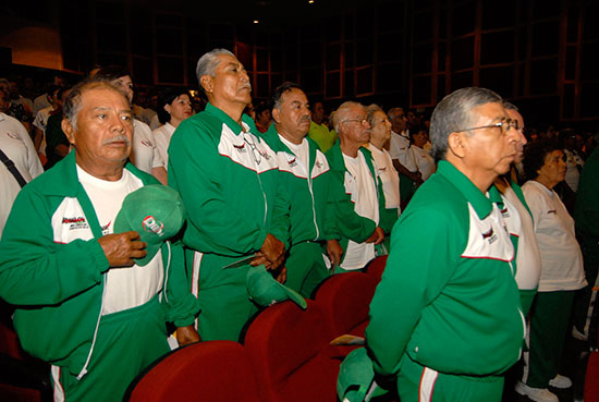 La señora Carlota Llaguno de Torres inauguró los XIV Juegos Estatales Deportivos y Culturales de Adultos Mayores