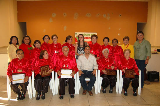 Logran adultos mayores del DIF San Juan de Sabinas 61 medallas en torneo estatal