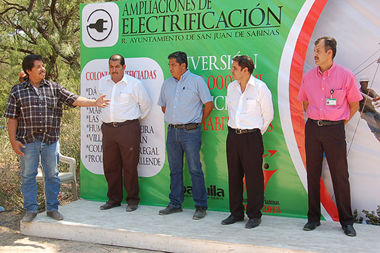 Arranca Antonio Nerio obra de electrificación en colonia Los Filtros
