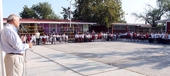 Celebraron Lunes Cívico en la escuela primaria Valeriano Valdés